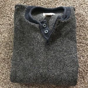 Men’s Eddie Bauer sweater size L. Heathered blue/gray with blue hem detail